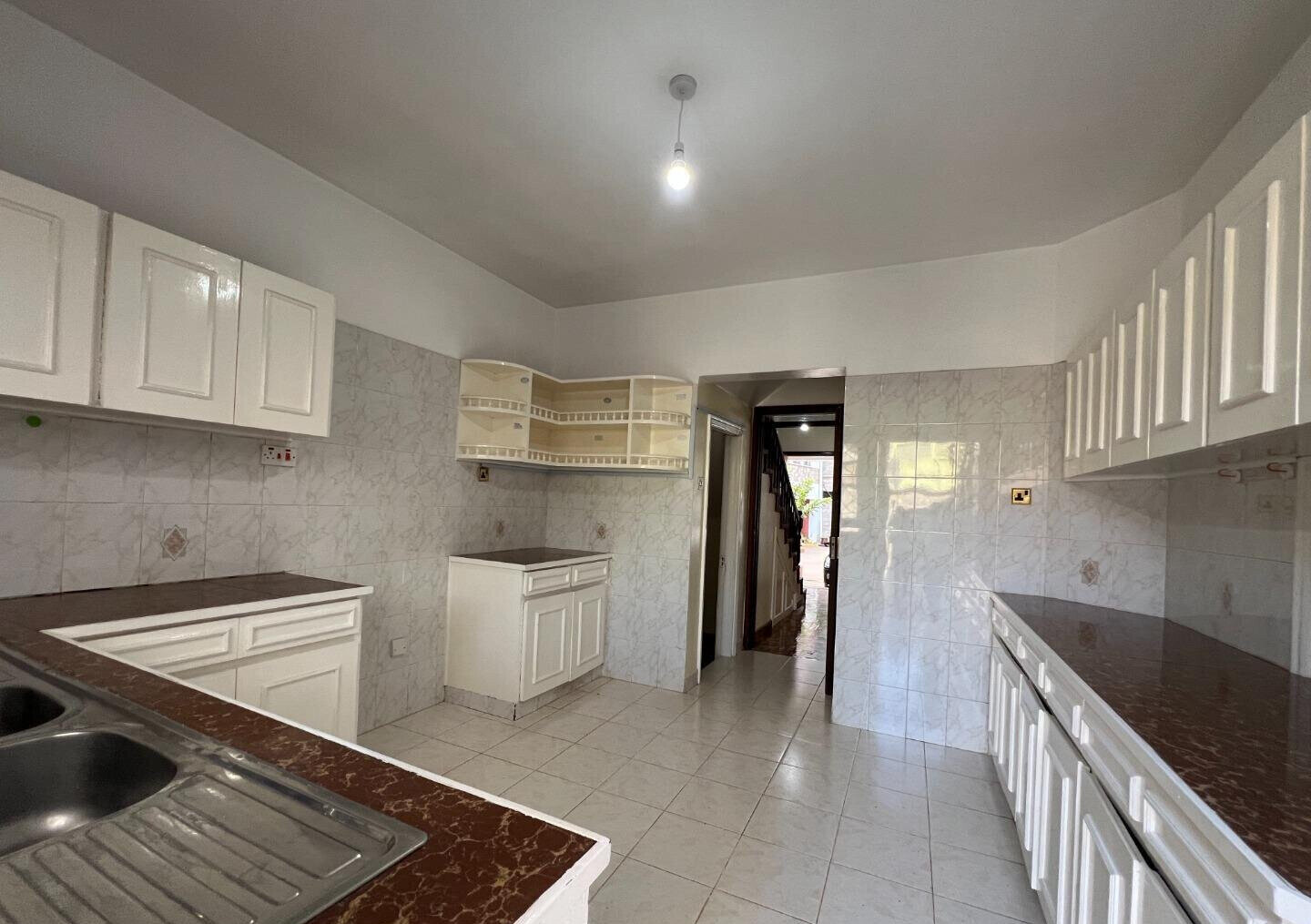 4-Bed Townhouse with DSQ in Private 8-Unit Compound - Brookside