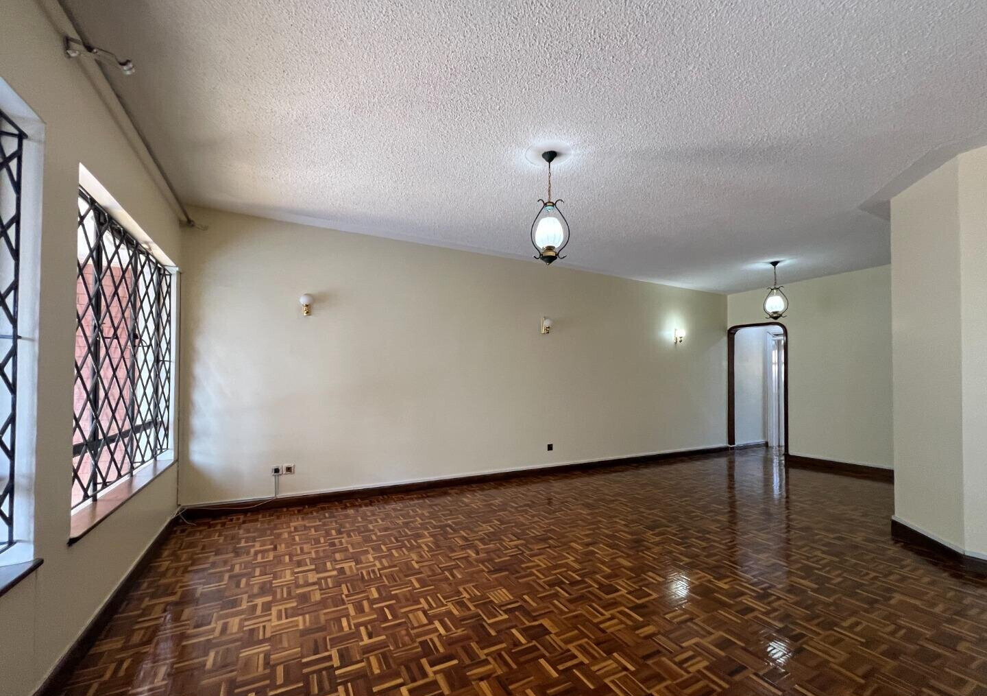 4-Bed Townhouse with DSQ in Private 8-Unit Compound - Brookside