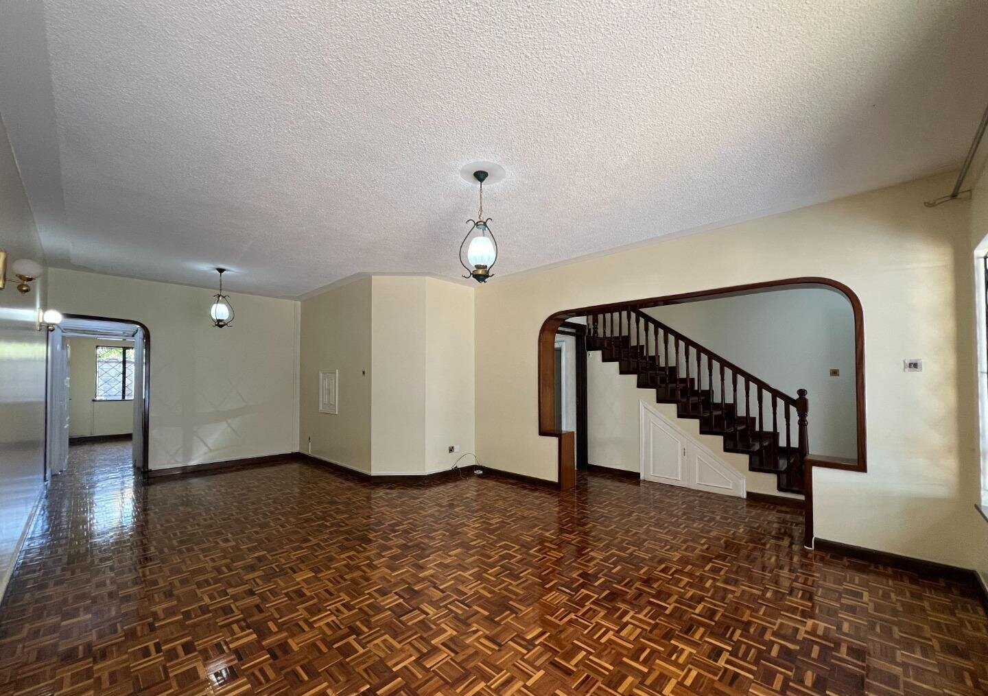 4-Bed Townhouse with DSQ in Private 8-Unit Compound - Brookside