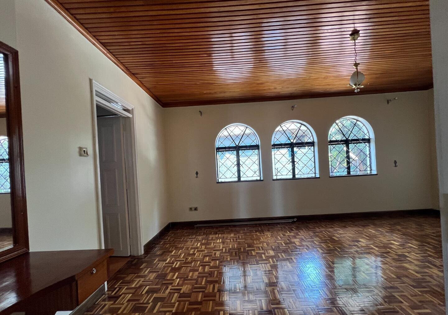 4-Bed Townhouse with DSQ in Private 8-Unit Compound - Brookside