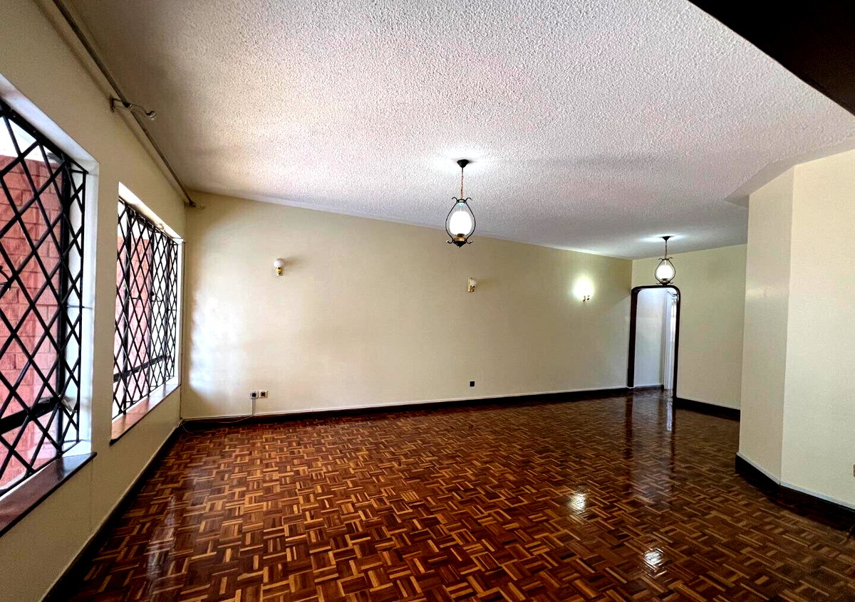 4-Bed Townhouse with DSQ in Private 8-Unit Compound - Brookside