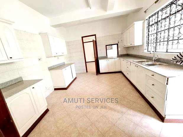 4bdrm Maisonette in Spring Valley for Sale