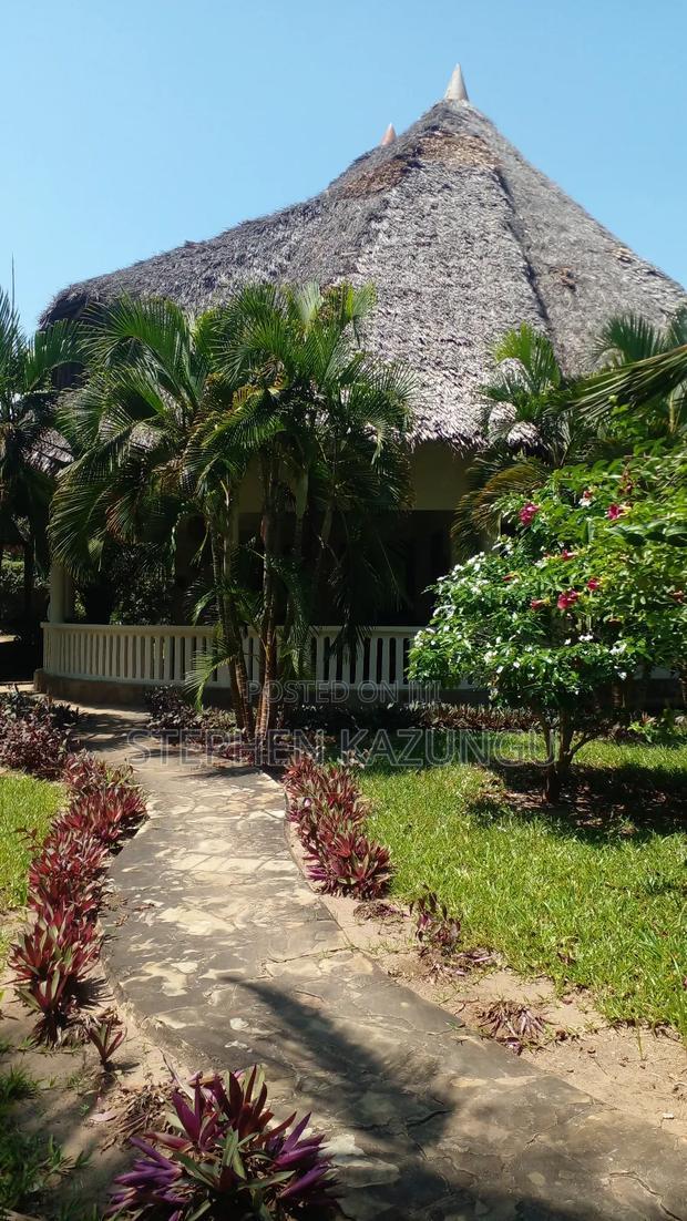 Furnished 4bdrm House in Golf &amp; Living, Ukunda for rent