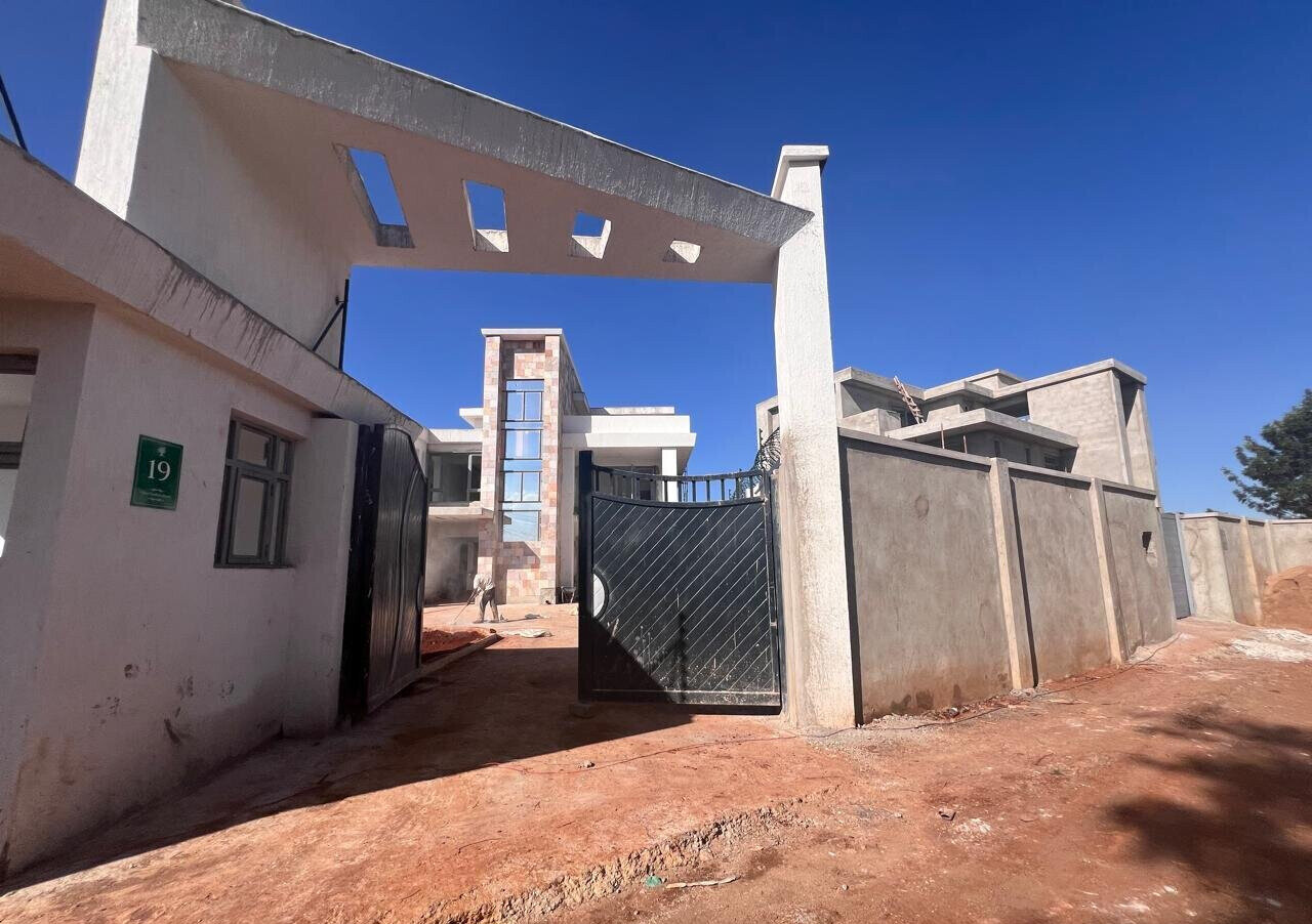 90% Complete 5BR All-Ensuite Villa with Rooftop Terrace - Runda