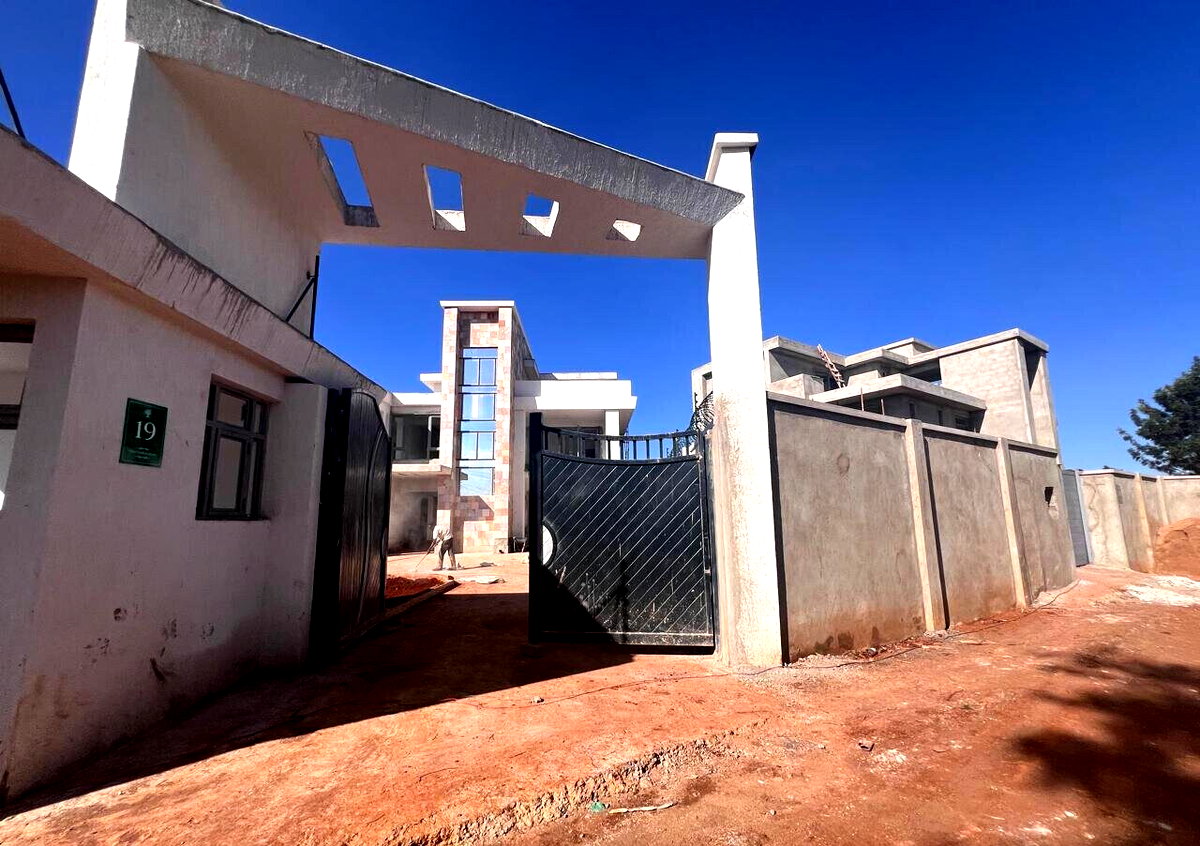 90% Complete 5BR All-Ensuite Villa with Rooftop Terrace - Runda