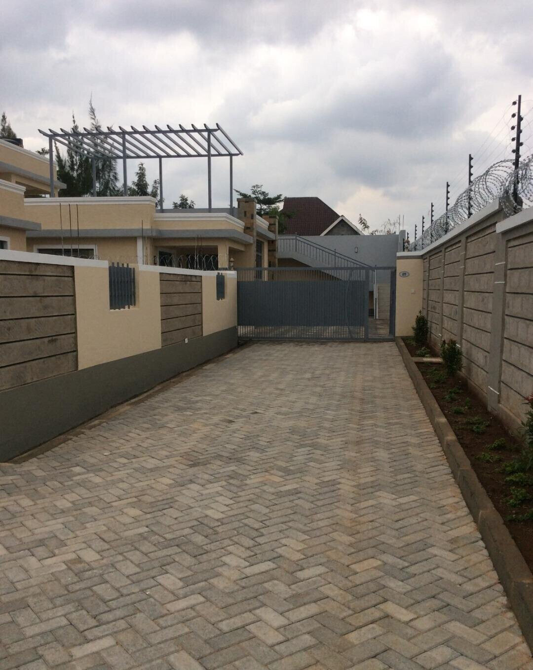 3BR All-Ensuite Townhouse with DSQ & Rooftop Terrace - Ruiru