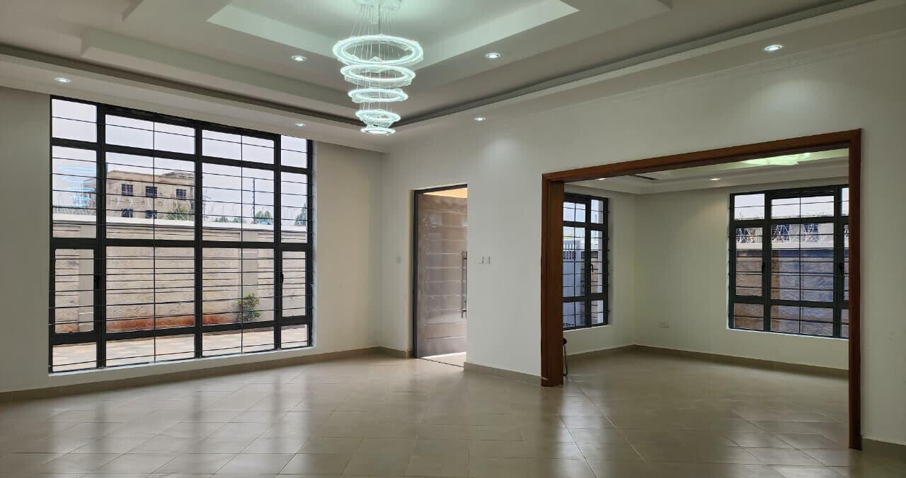3BR All-Ensuite Townhouse with DSQ & Rooftop Terrace - Ruiru