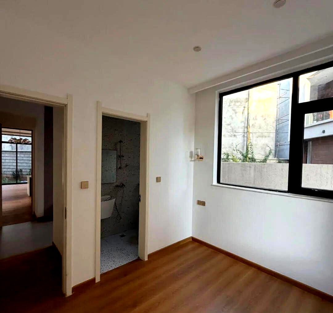Designer 5-Bedroom Villa with Modern Finishes - Lavington
