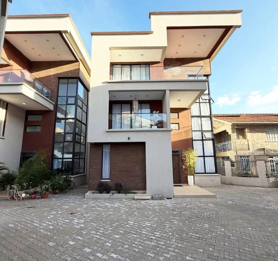 Designer 5-Bedroom Villa with Modern Finishes - Lavington