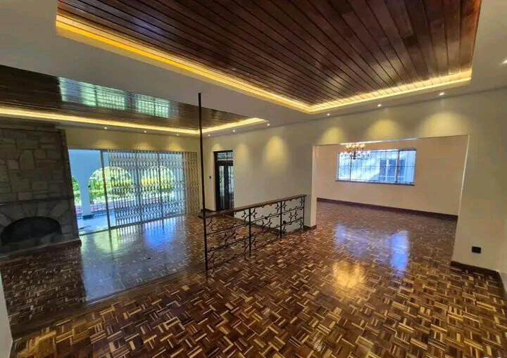 1-Acre Mansion with Garden