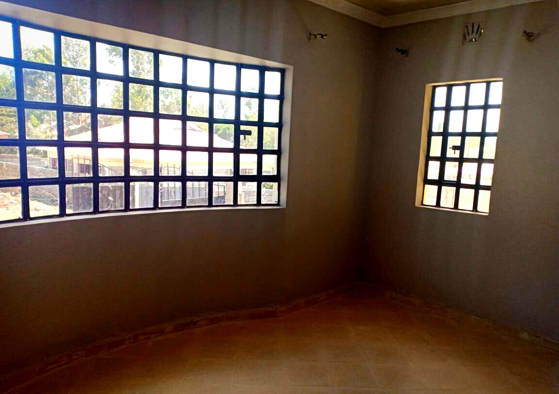 3BR All-Ensuite Townhouse with Private Garden - Matasia