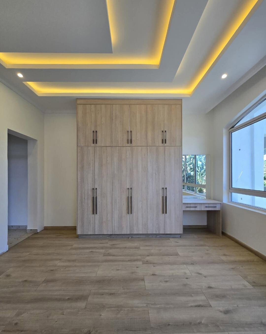 5BR All-Ensuite Home with Rooftop Offices & Pool - Runda Evergreen