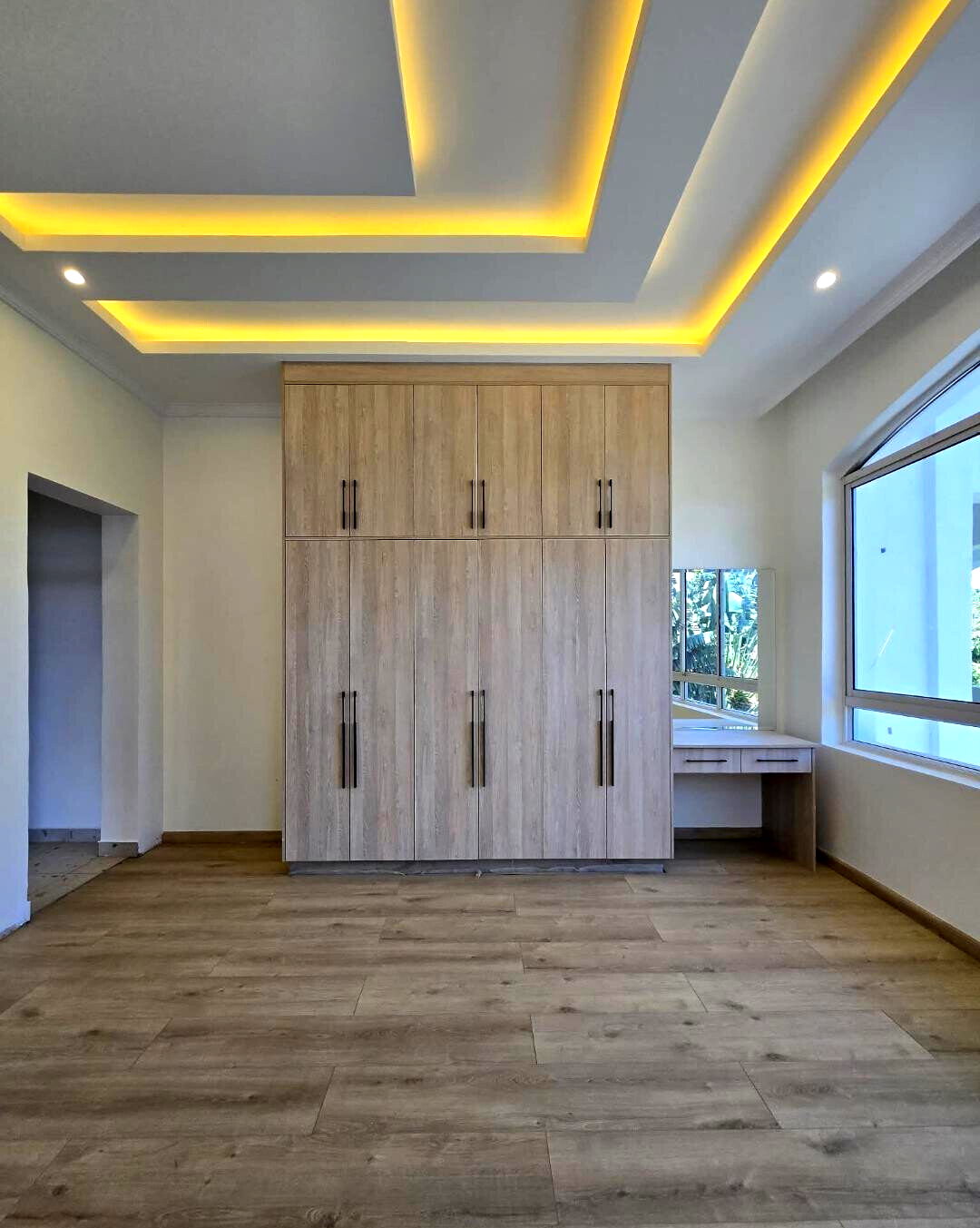 5BR All-Ensuite Home with Rooftop Offices & Pool - Runda Evergreen