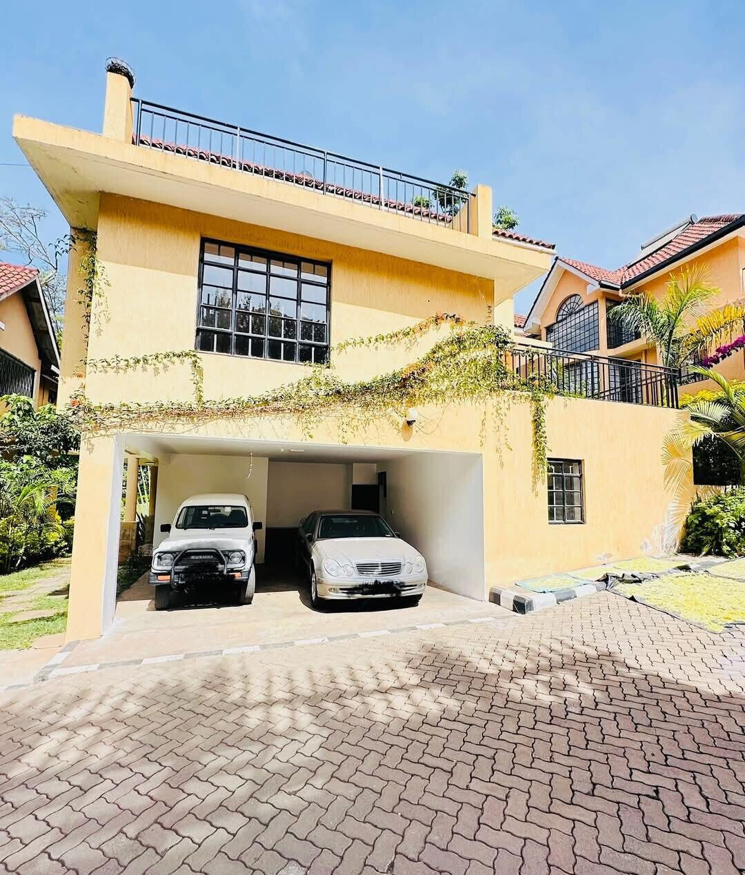5-Ensuite Villa with DSQ & Rental Income - Kyuna Estate