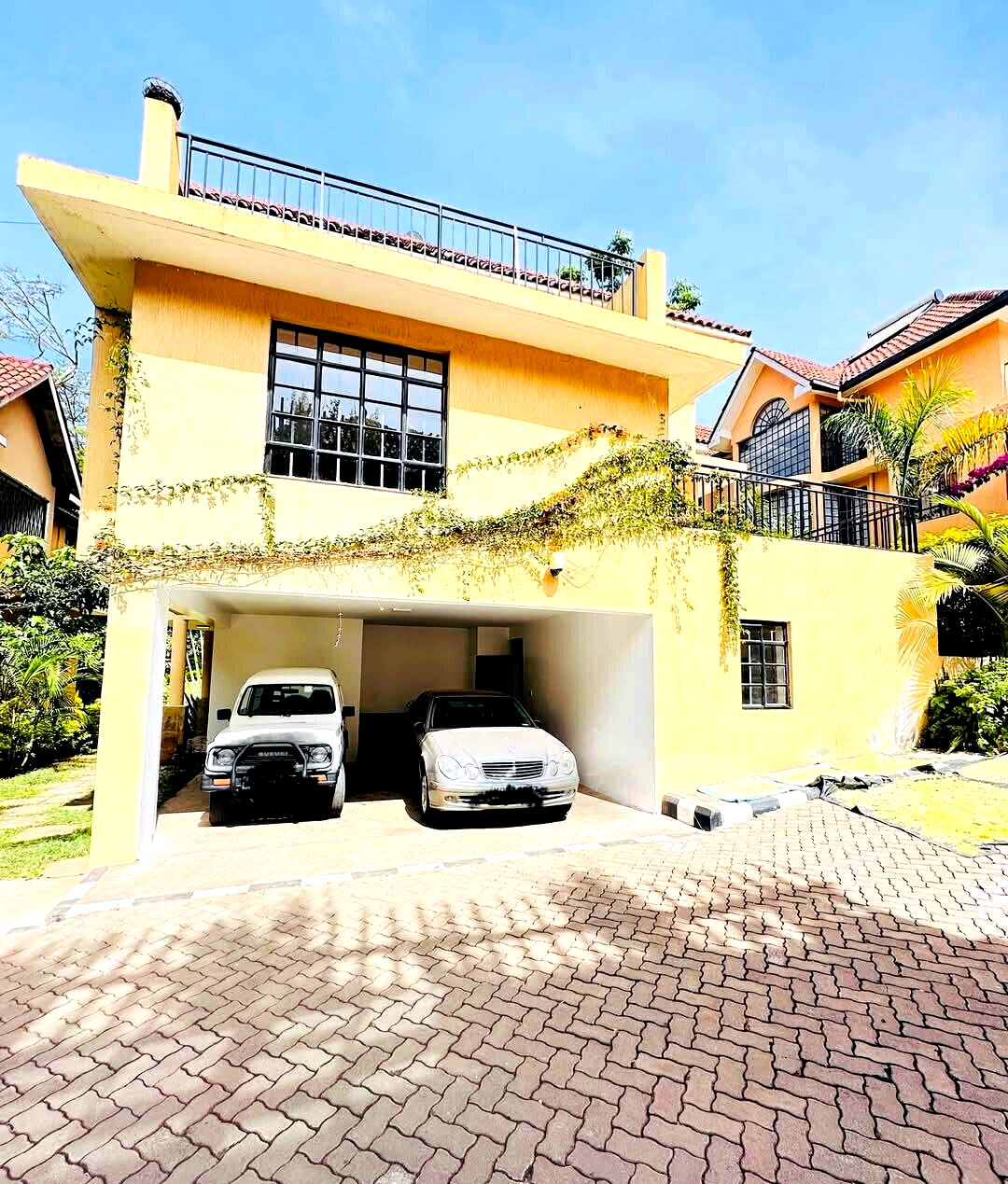 5-Ensuite Villa with DSQ & Rental Income - Kyuna Estate