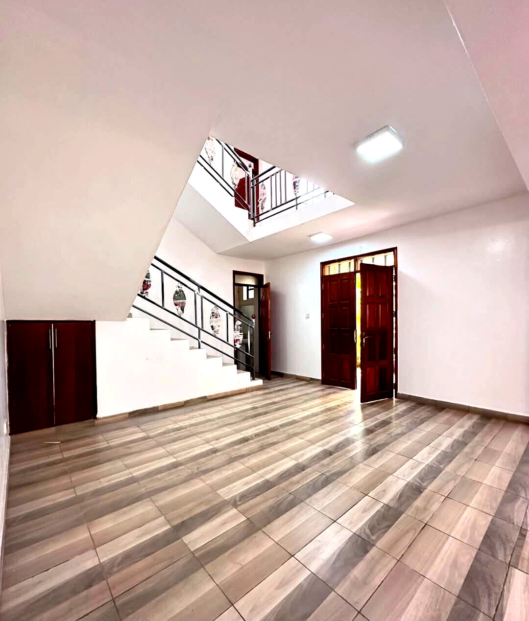 5-Ensuite Villa with DSQ & Rental Income - Kyuna Estate