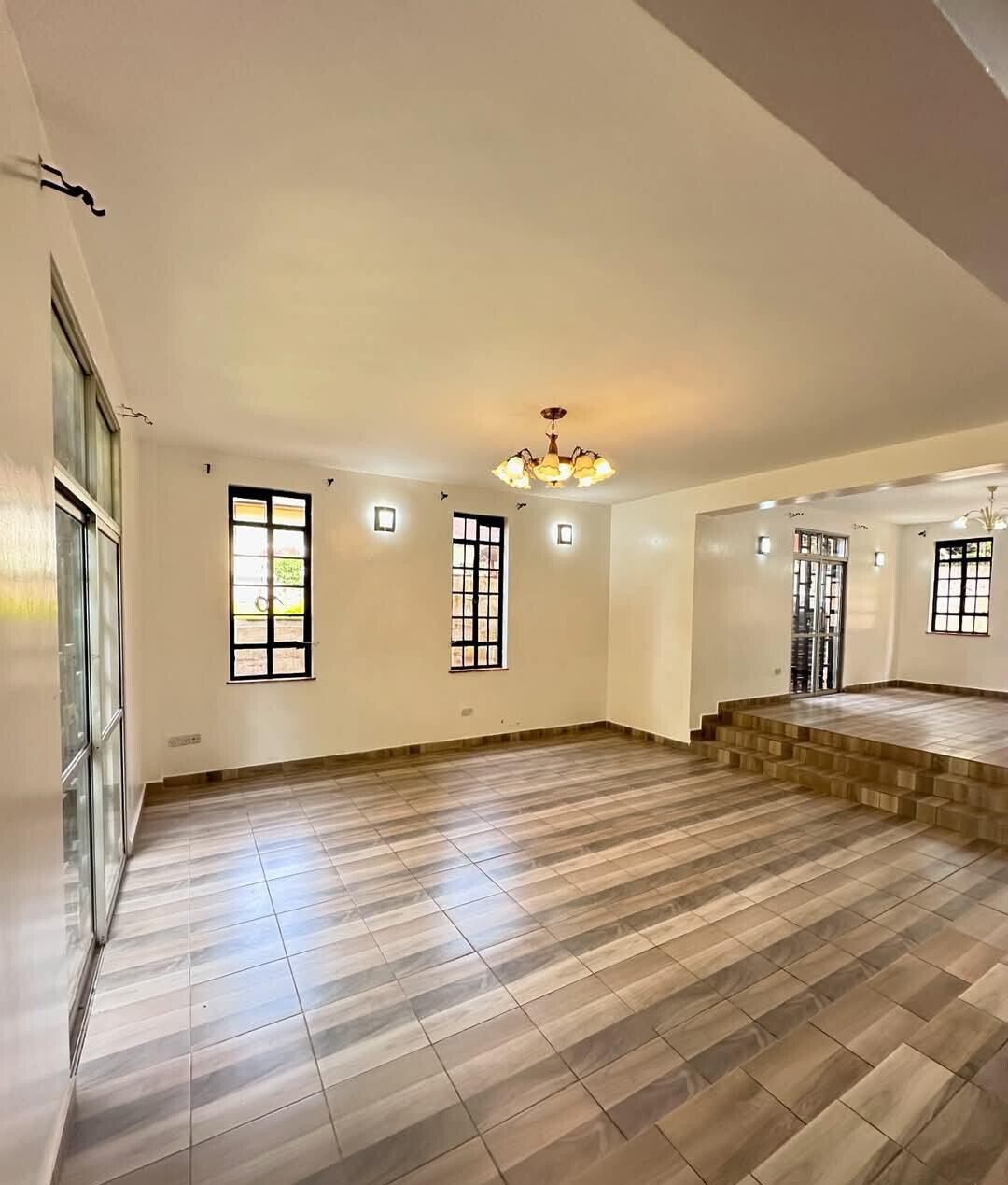 5-Ensuite Villa with DSQ & Rental Income - Kyuna Estate