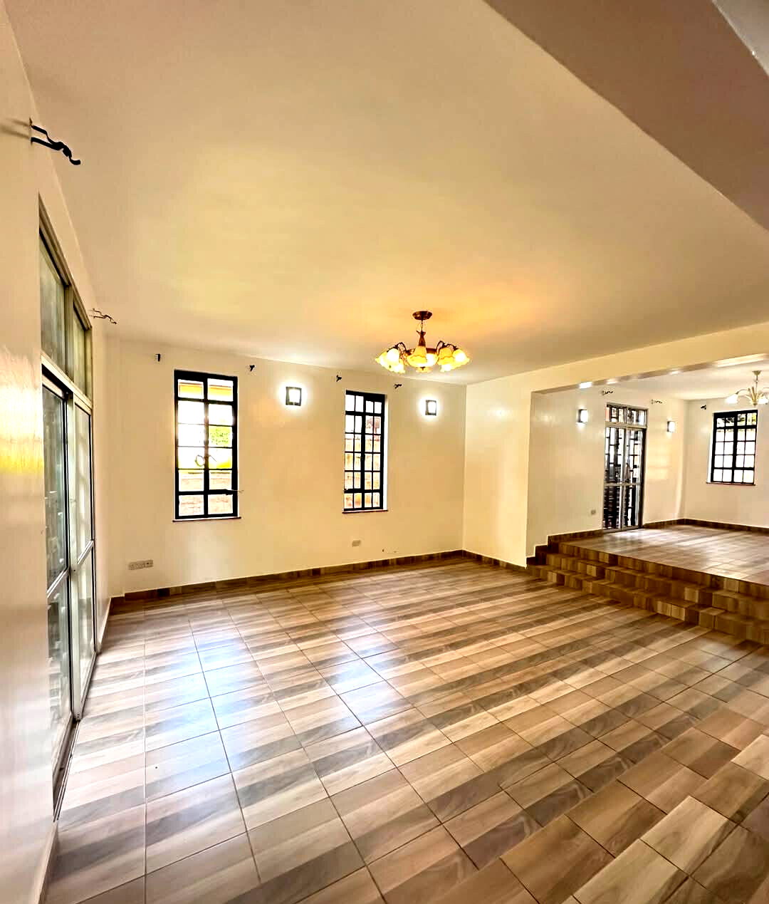 5-Ensuite Villa with DSQ & Rental Income - Kyuna Estate