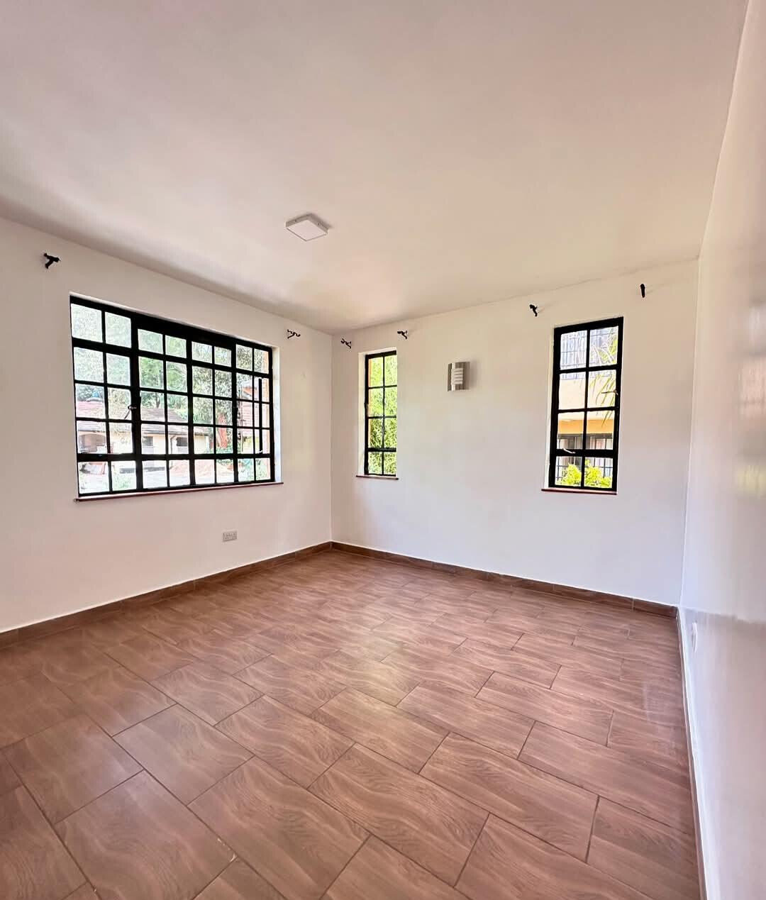 5-Ensuite Villa with DSQ & Rental Income - Kyuna Estate