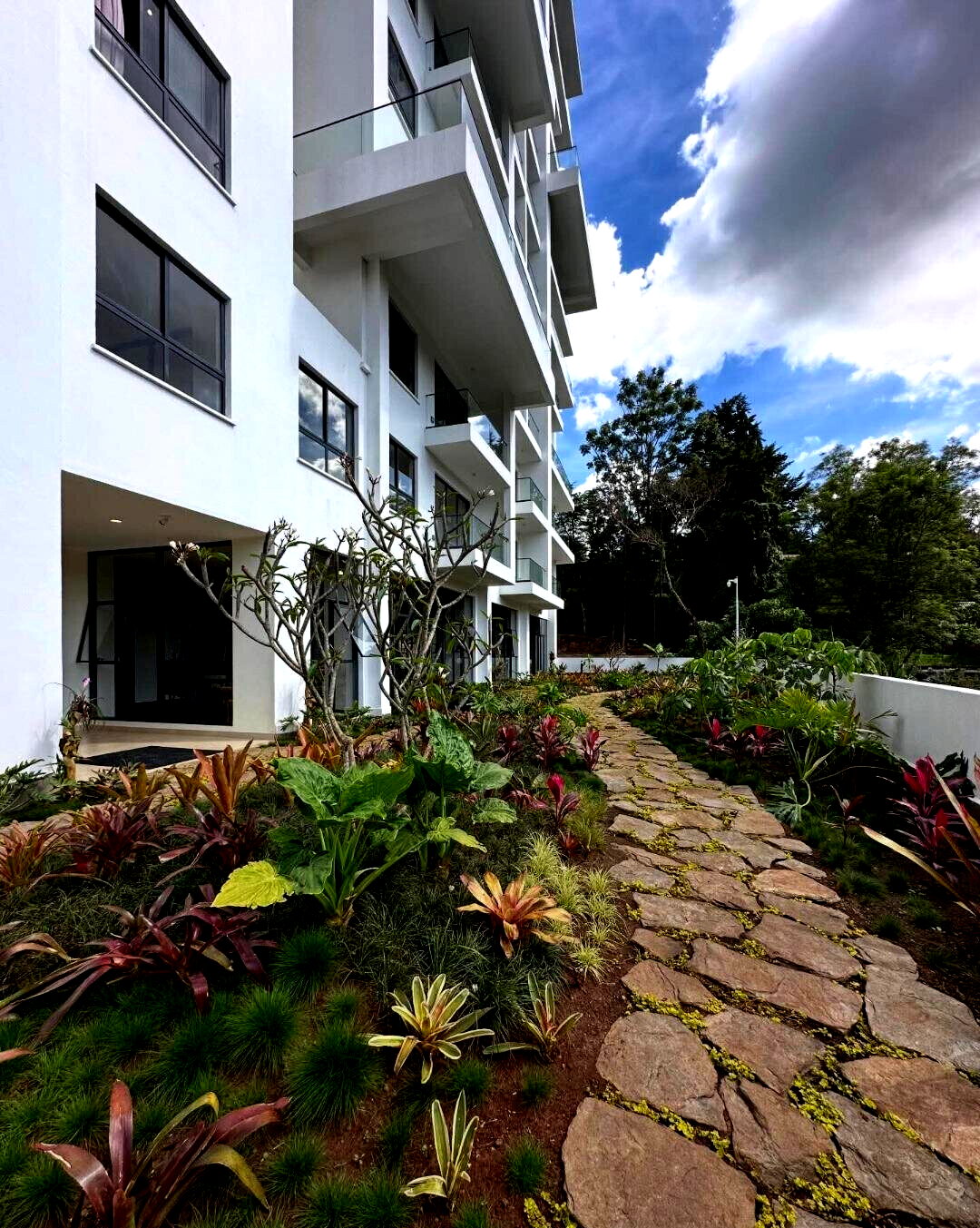 2BR Riverside Apartment with Sky Gardens & Heated Pool – KES 30M