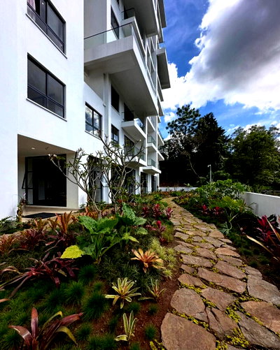 2BR Riverside Apartment with Sky Gardens & Heated Pool – KES 30M