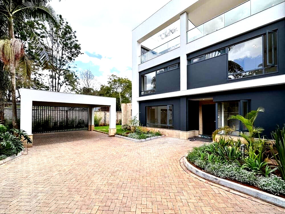 6-Bedroom Villa with Private Garden & Solar - Kyuna, Nairobi
