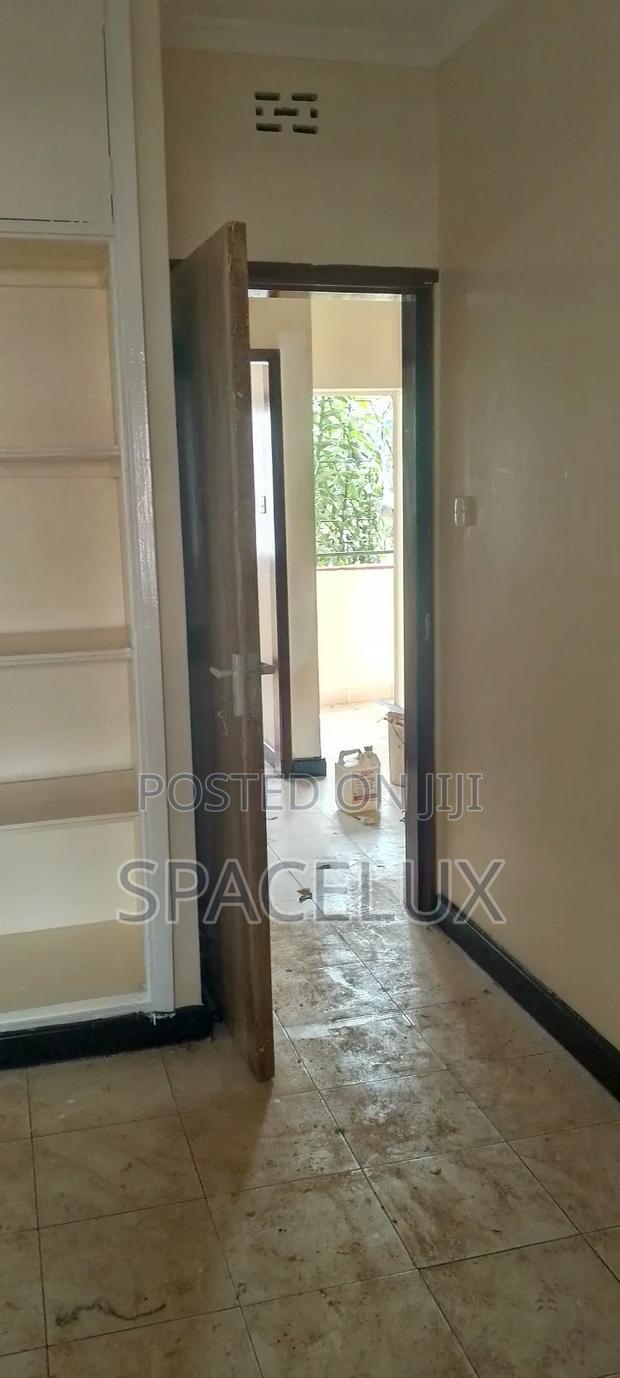 Good Office Tucked in Rush Greenary