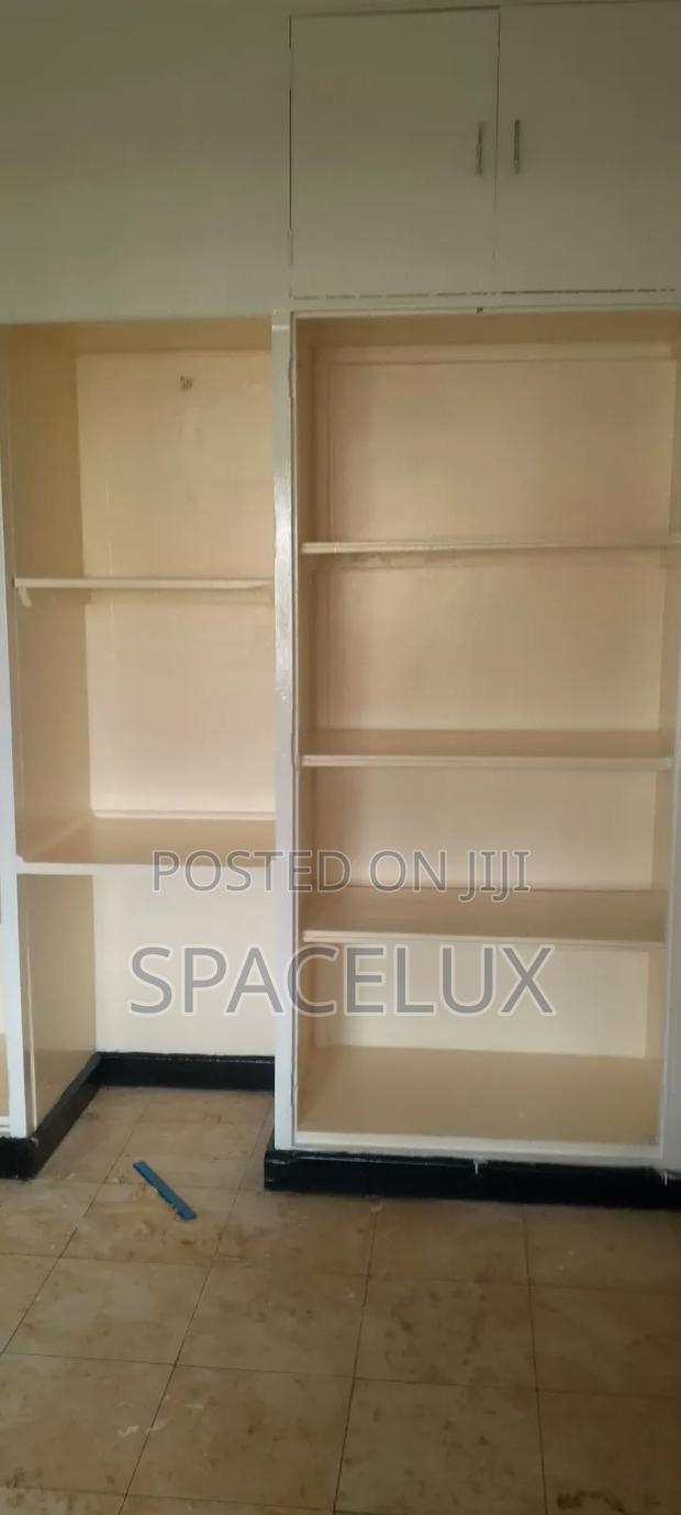 Good Office Tucked in Rush Greenary