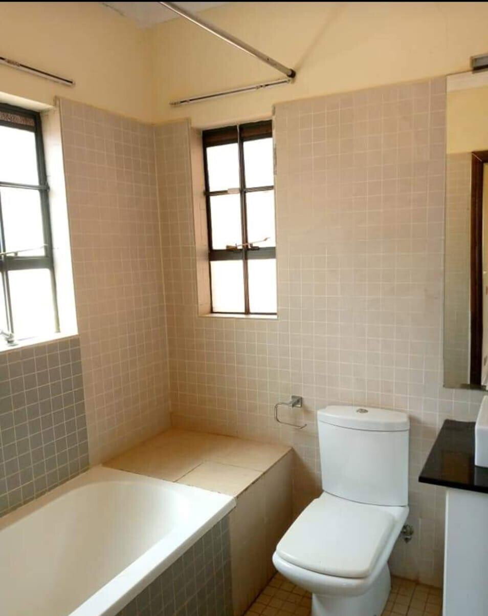 5BR All-Ensuite Townhouse on Half-Acre with Clubhouse & Pool - Runda
