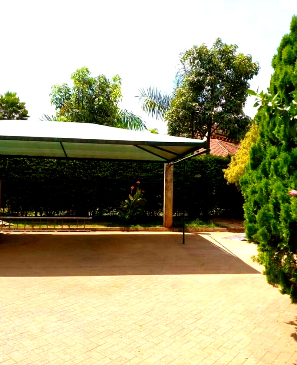 5BR All-Ensuite Townhouse on Half-Acre with Clubhouse & Pool - Runda