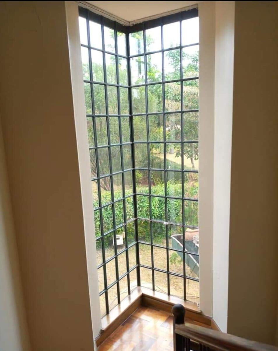 5BR All-Ensuite Townhouse on Half-Acre with Clubhouse & Pool - Runda