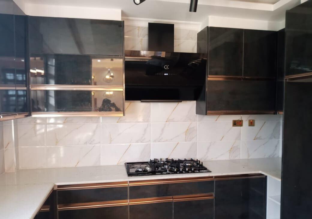 Quick Sale 5BR All-Ensuite Townhouse with Gym & DSQ - Thogoto