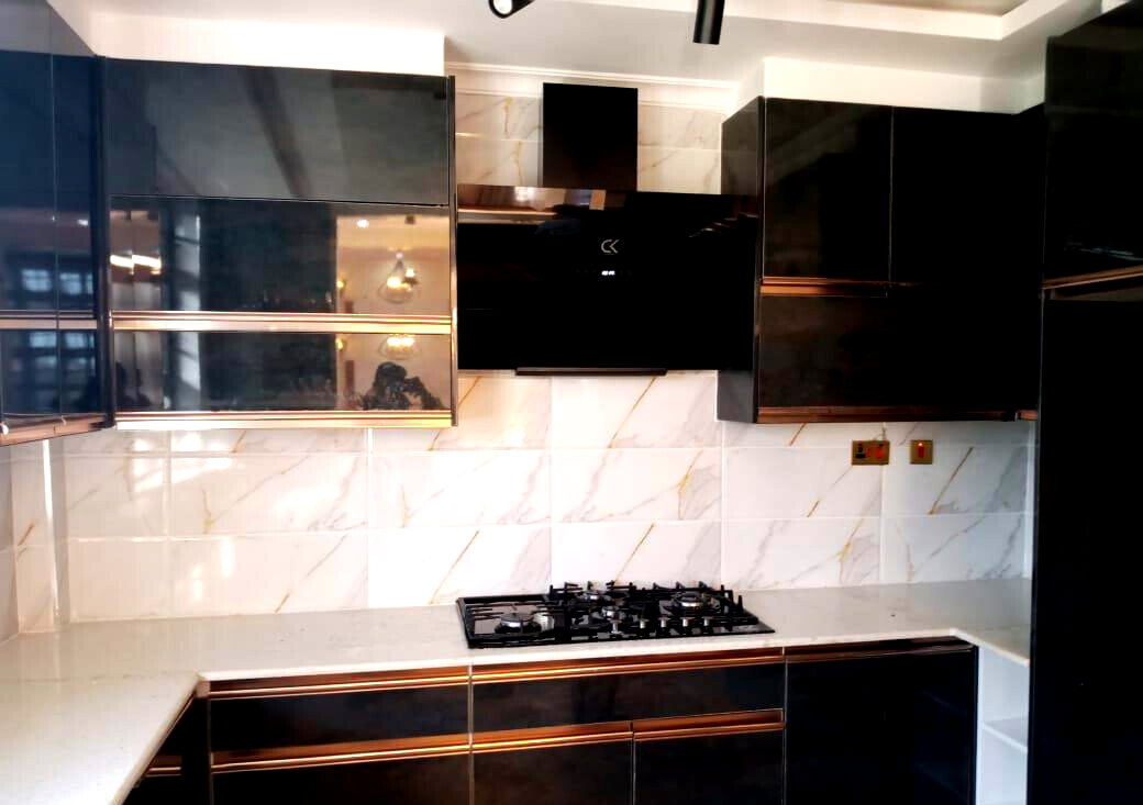 Quick Sale 5BR All-Ensuite Townhouse with Gym & DSQ - Thogoto
