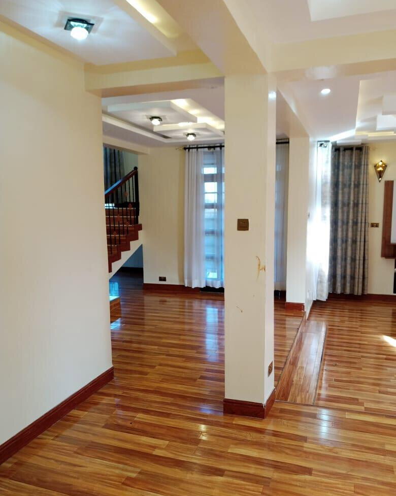 Quick Sale 5BR All-Ensuite Townhouse with Gym & DSQ - Thogoto