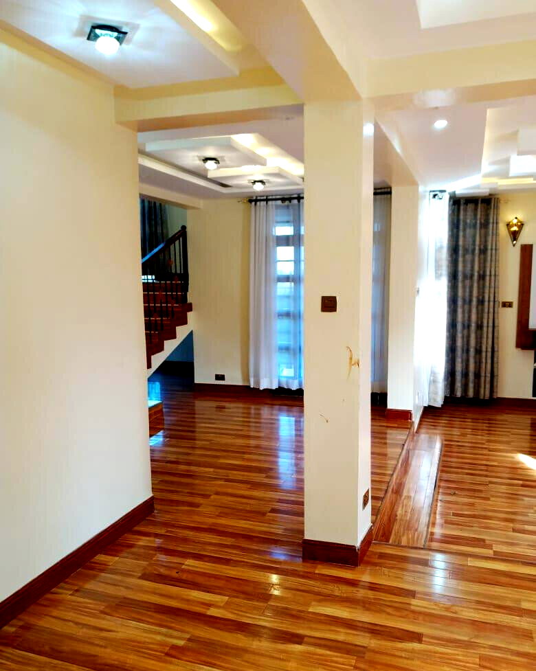 Quick Sale 5BR All-Ensuite Townhouse with Gym & DSQ - Thogoto