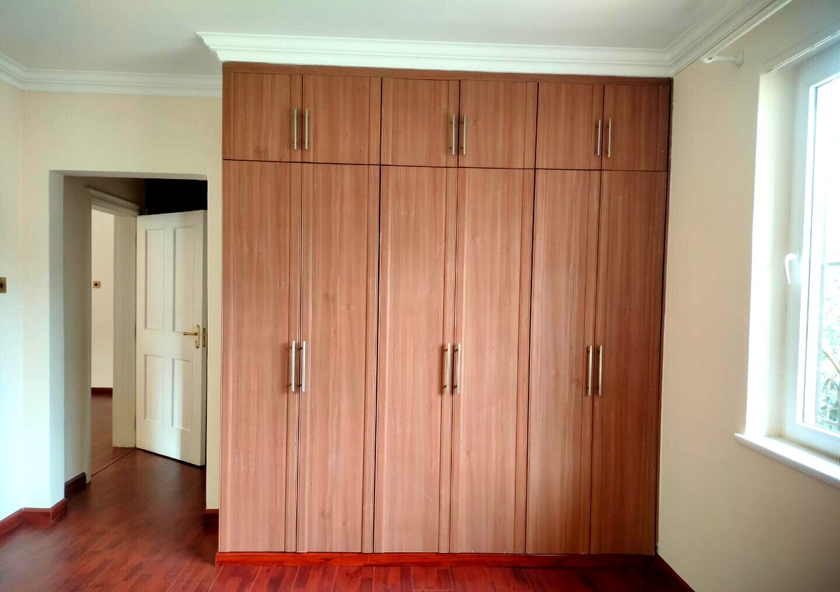 4BR All-Ensuite Townhouse with DSQ & Quiet Compound - Spring Valley