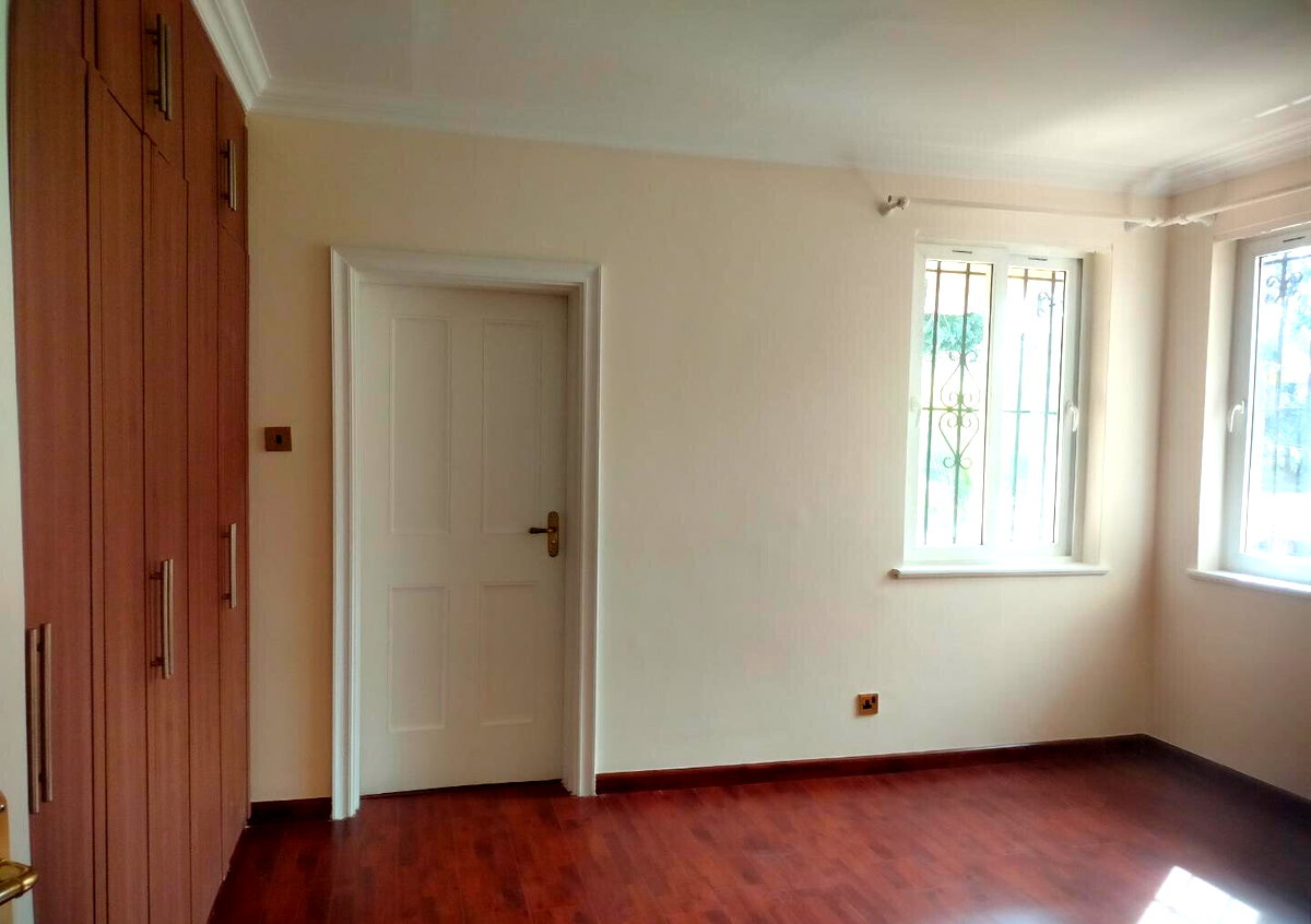 4BR All-Ensuite Townhouse with DSQ & Quiet Compound - Spring Valley
