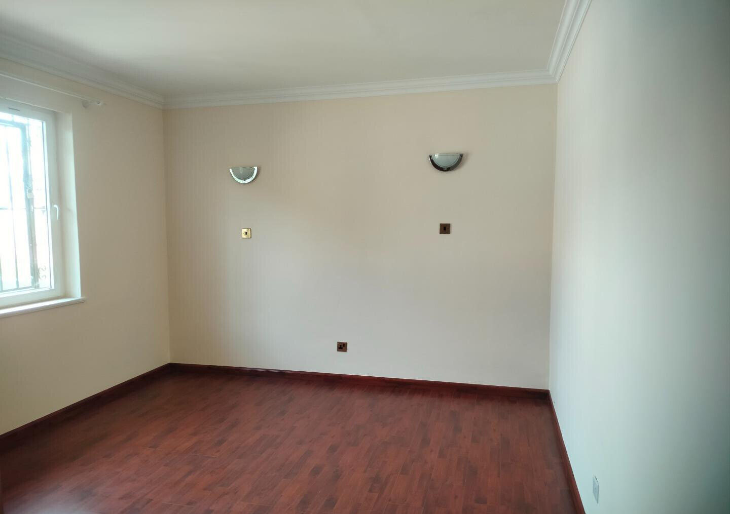 4BR All-Ensuite Townhouse with DSQ & Quiet Compound - Spring Valley