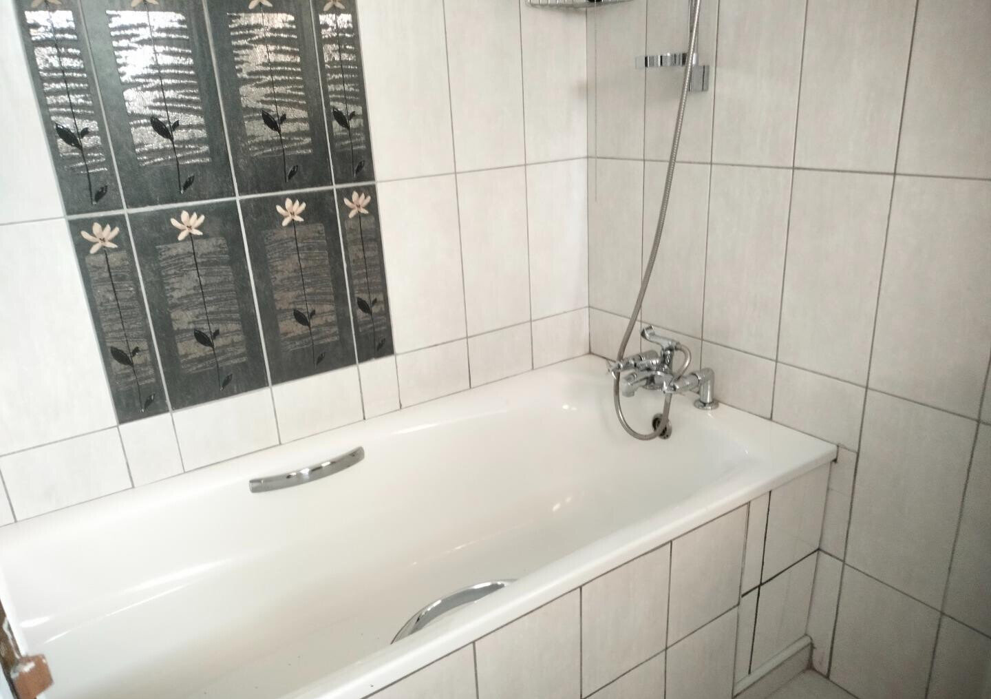 4BR All-Ensuite Townhouse with DSQ & Quiet Compound - Spring Valley