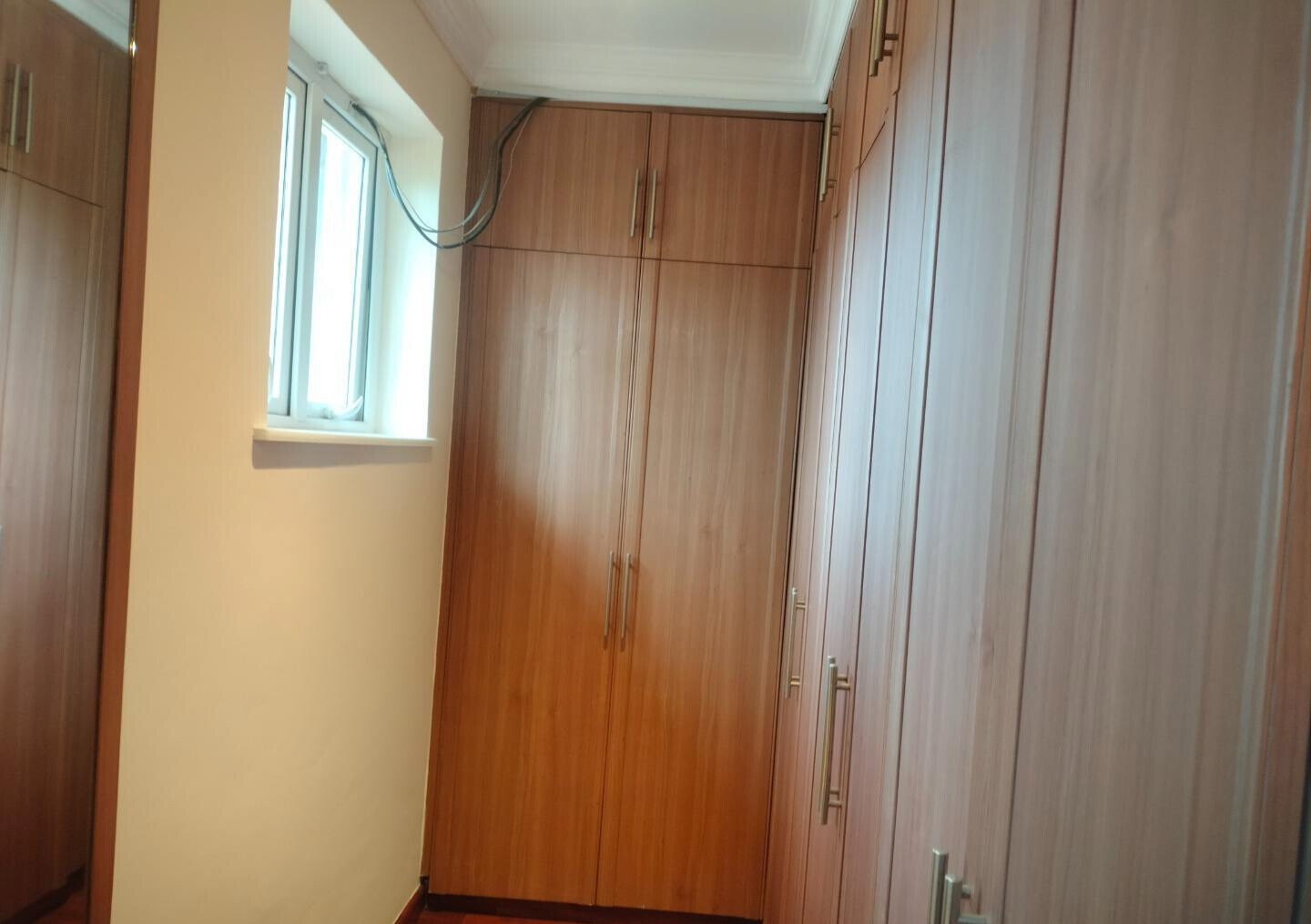 4BR All-Ensuite Townhouse with DSQ & Quiet Compound - Spring Valley