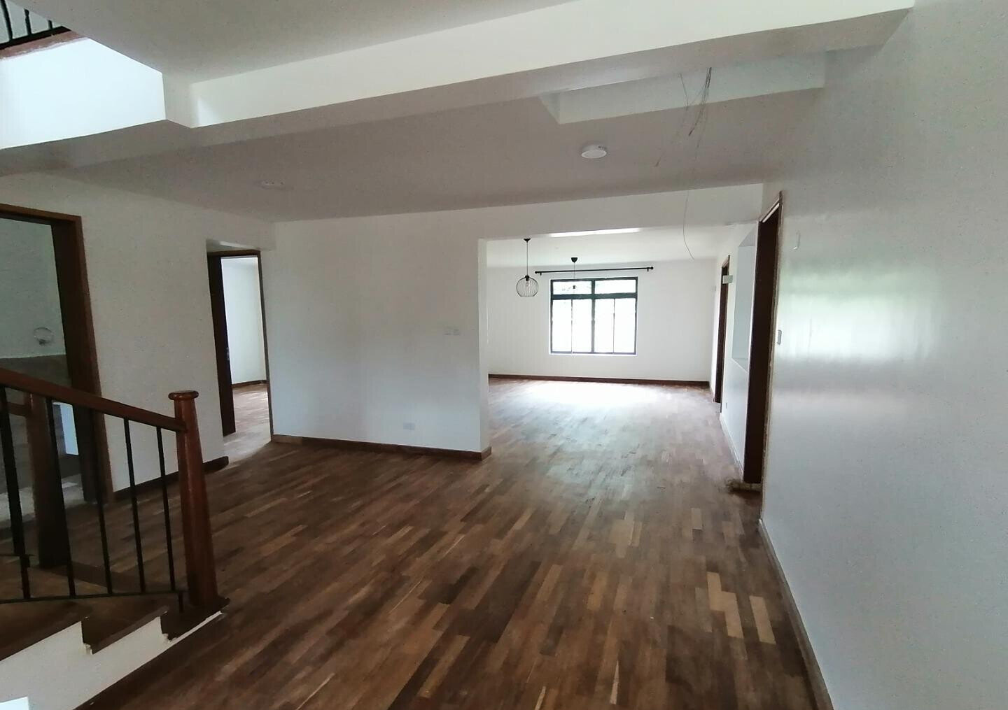 4-Ensuite Townhouse on Half-Acre with DSQ & Fireplace – Hardy, Karen