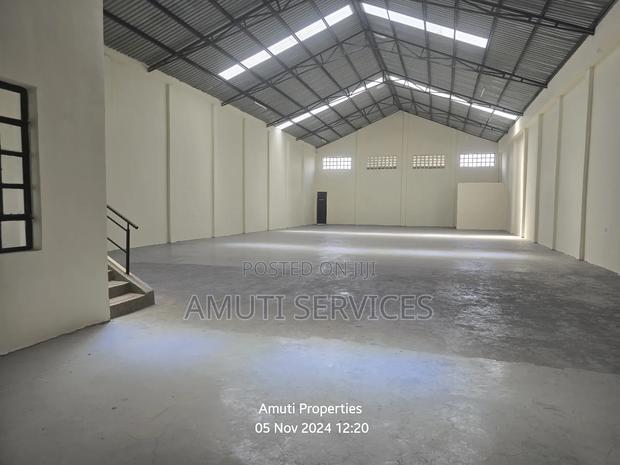 Syokimau: 4000sqft Godown to Let