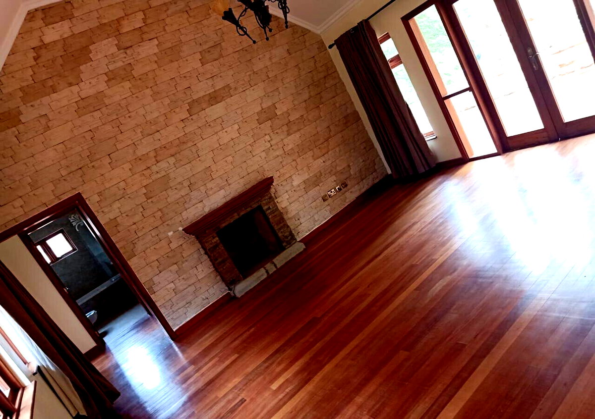 5-Ensuite Townhouse with Guest Wing & Shared Pool – Karen