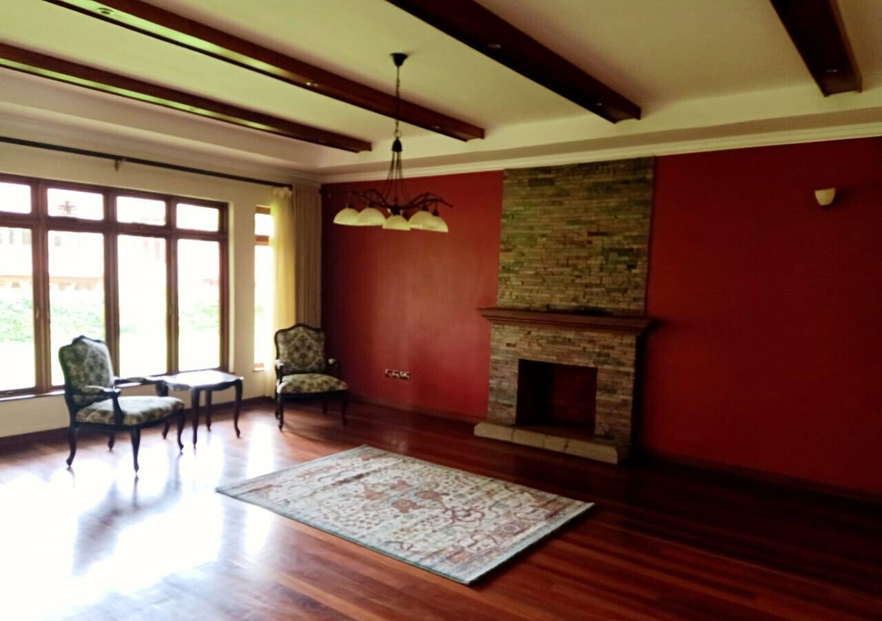 5-Ensuite Townhouse with Guest Wing & Shared Pool – Karen