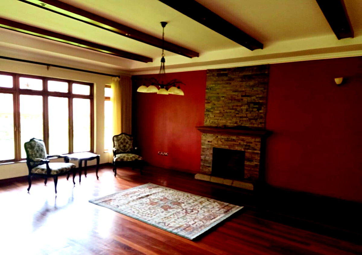 5-Ensuite Townhouse with Guest Wing & Shared Pool – Karen