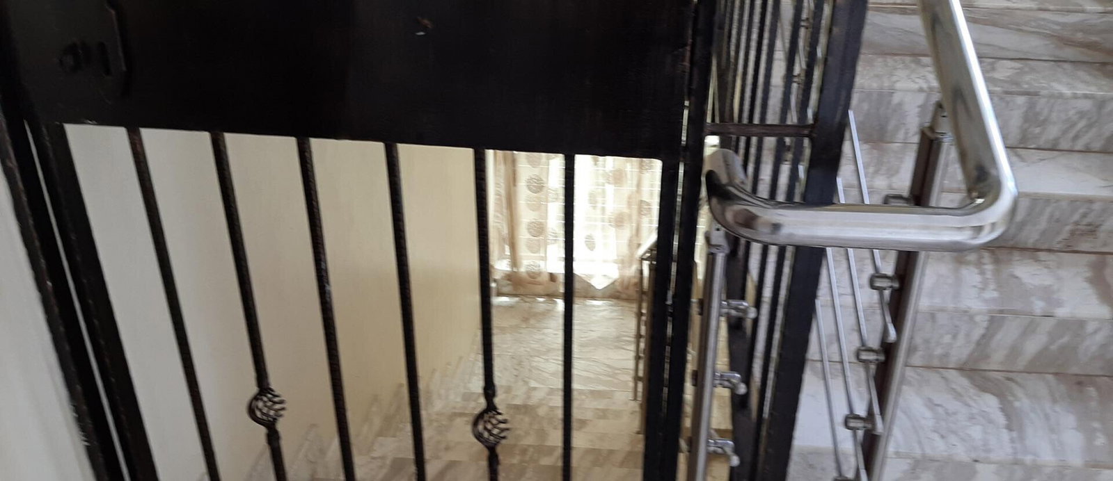 Pet-Friendly 5-Ensuite Townhouse with Fireplace & DSQ - Lavington