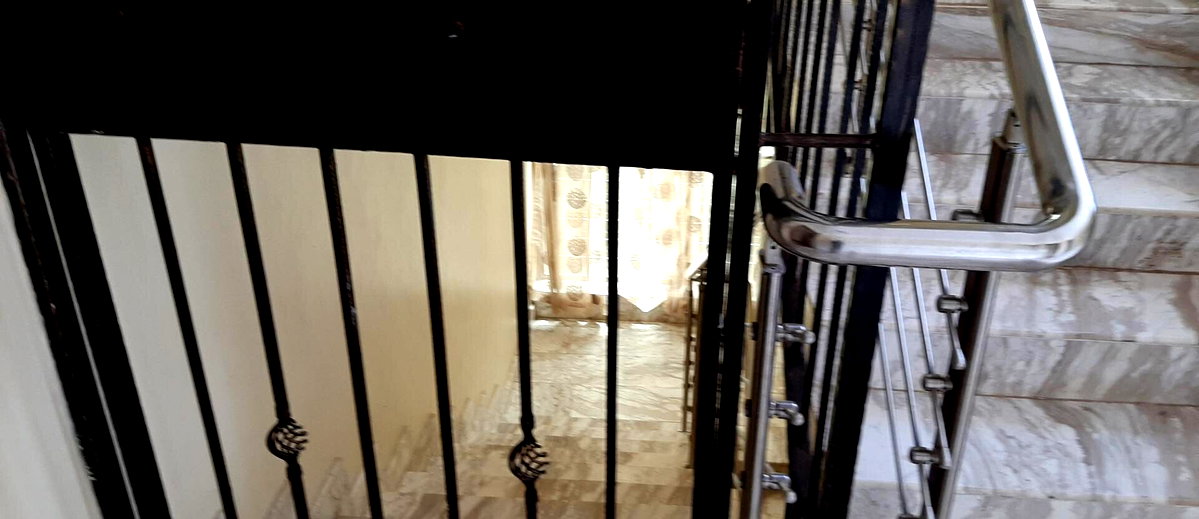 Pet-Friendly 5-Ensuite Townhouse with Fireplace & DSQ - Lavington