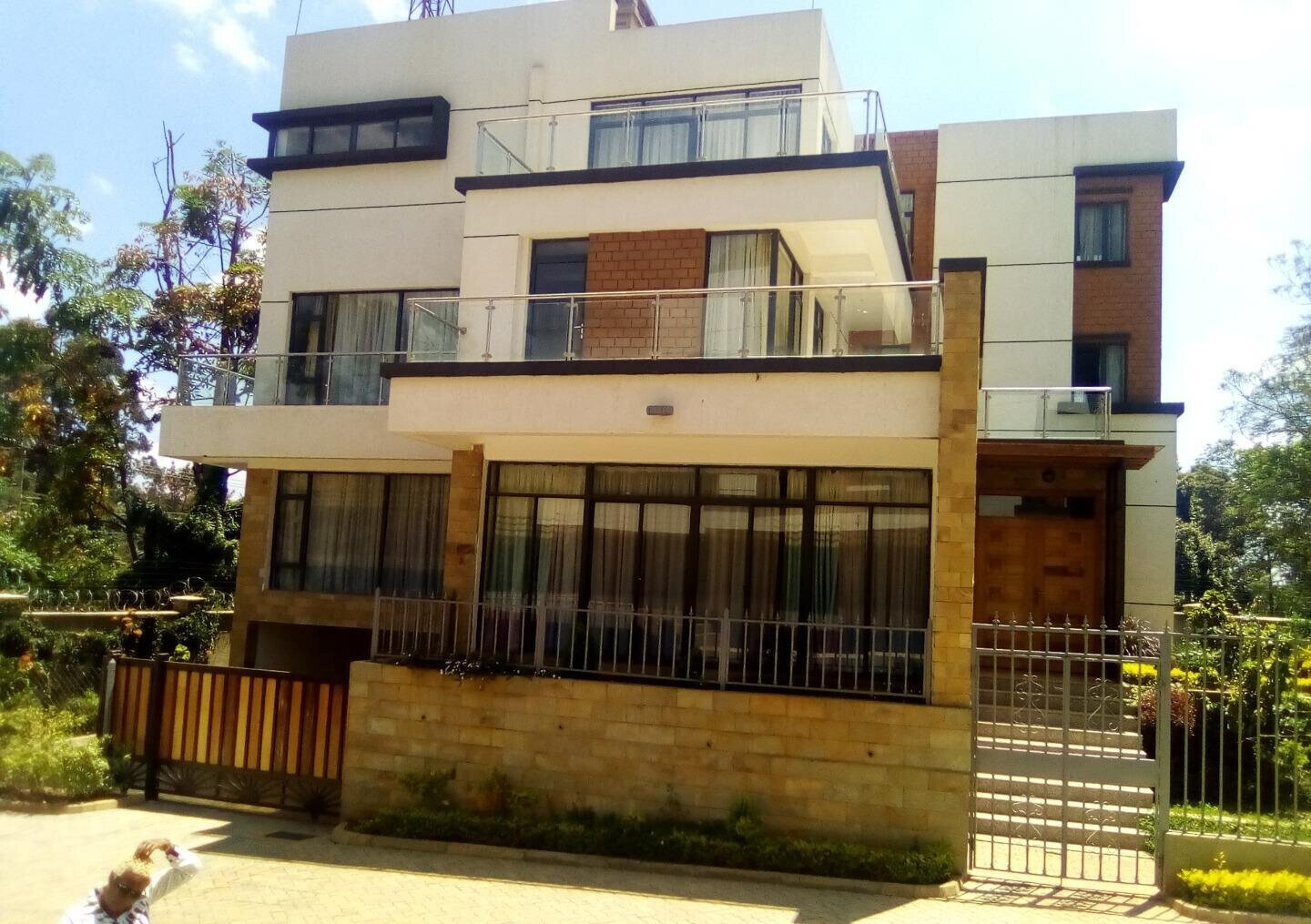 8-Unit Gated Townhouse with Study & Pantry - Lavington