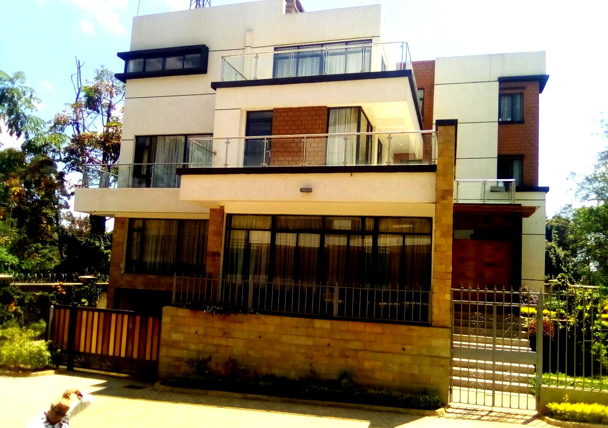 8-Unit Gated Townhouse with Study & Pantry - Lavington