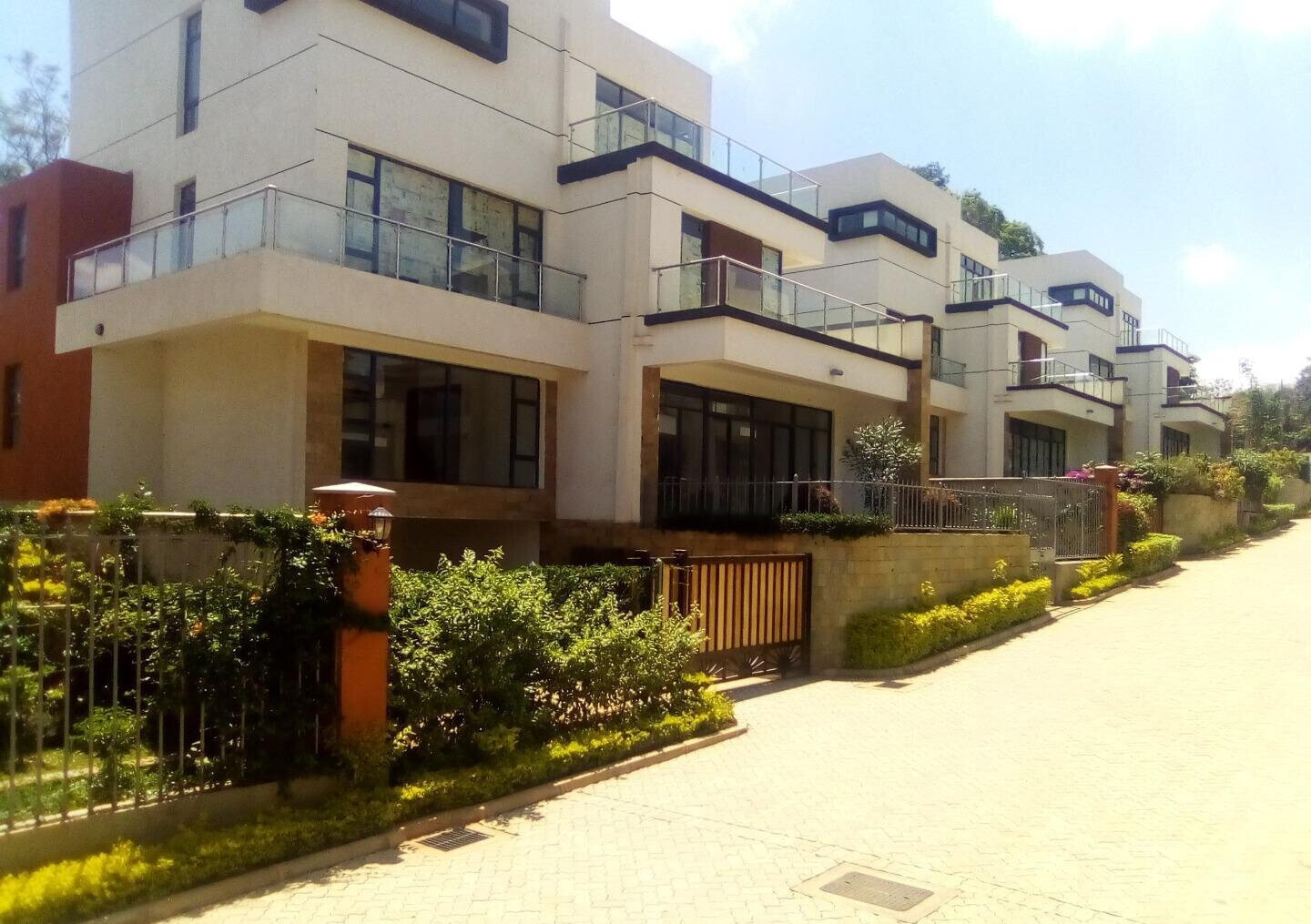 8-Unit Gated Townhouse with Study & Pantry - Lavington